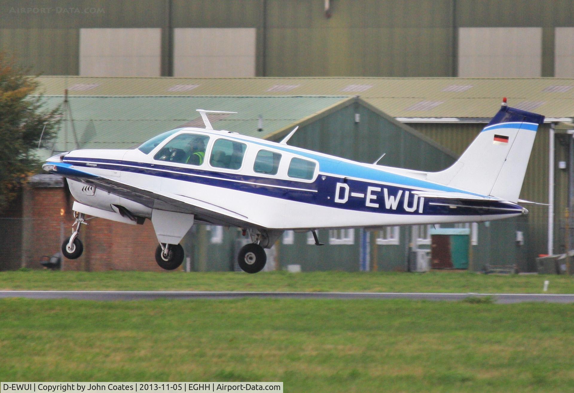 D-EWUI, 1976 Beech A36 Bonanza 36 Bonanza 36 C/N E-854, Lifting off 26