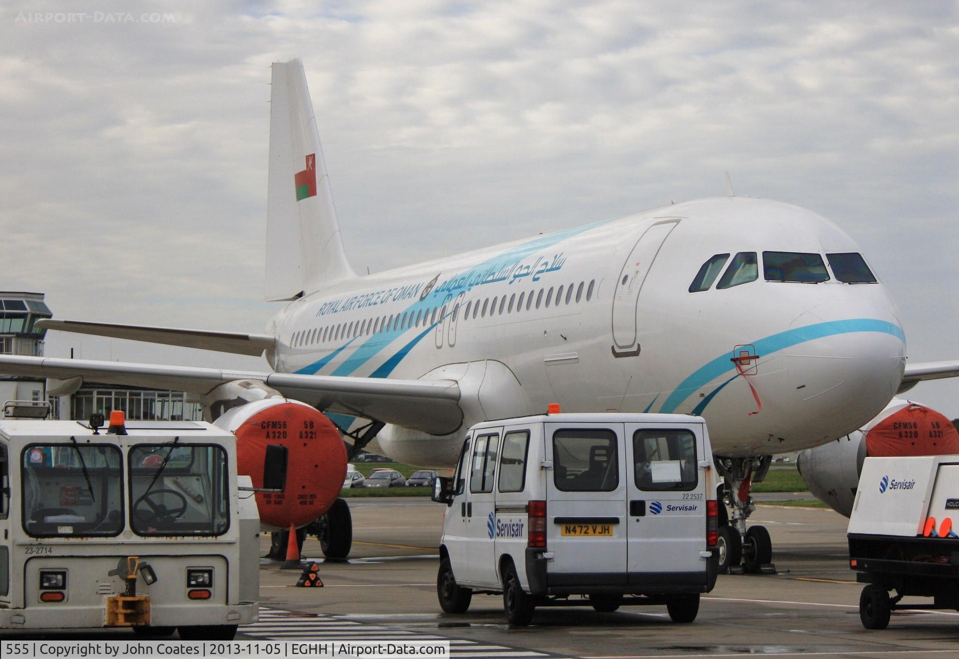 555, 2009 Airbus ACJ320 (A320-214/CJ) C/N 4117, On a crowded apron