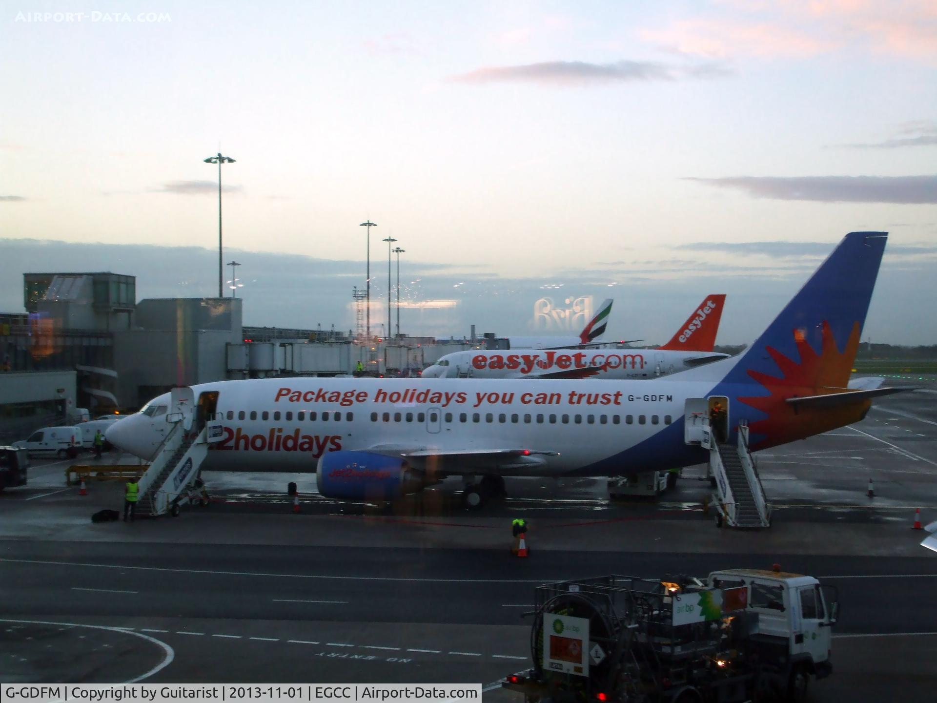 G-GDFM, 1998 Boeing 737-36N C/N 28586, A flying advertisement