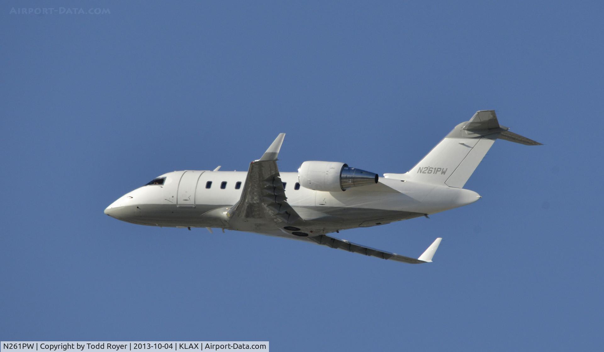 N261PW, Canadair Challenger 605 (CL-600-2B16) C/N 5858, Departing LAX