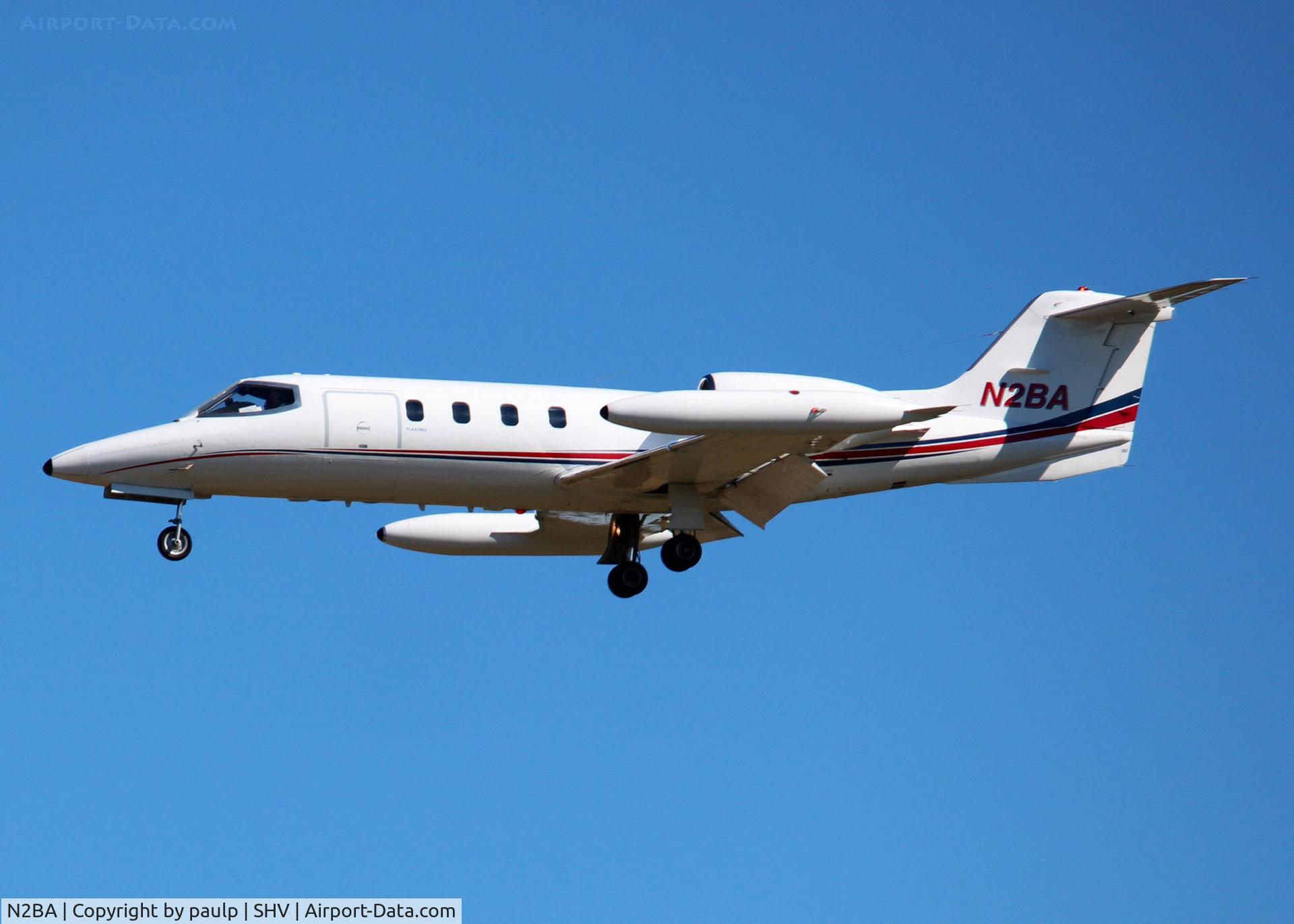 N2BA, 1976 Gates Learjet 35 C/N 051, Landing at Shreveport Regional.