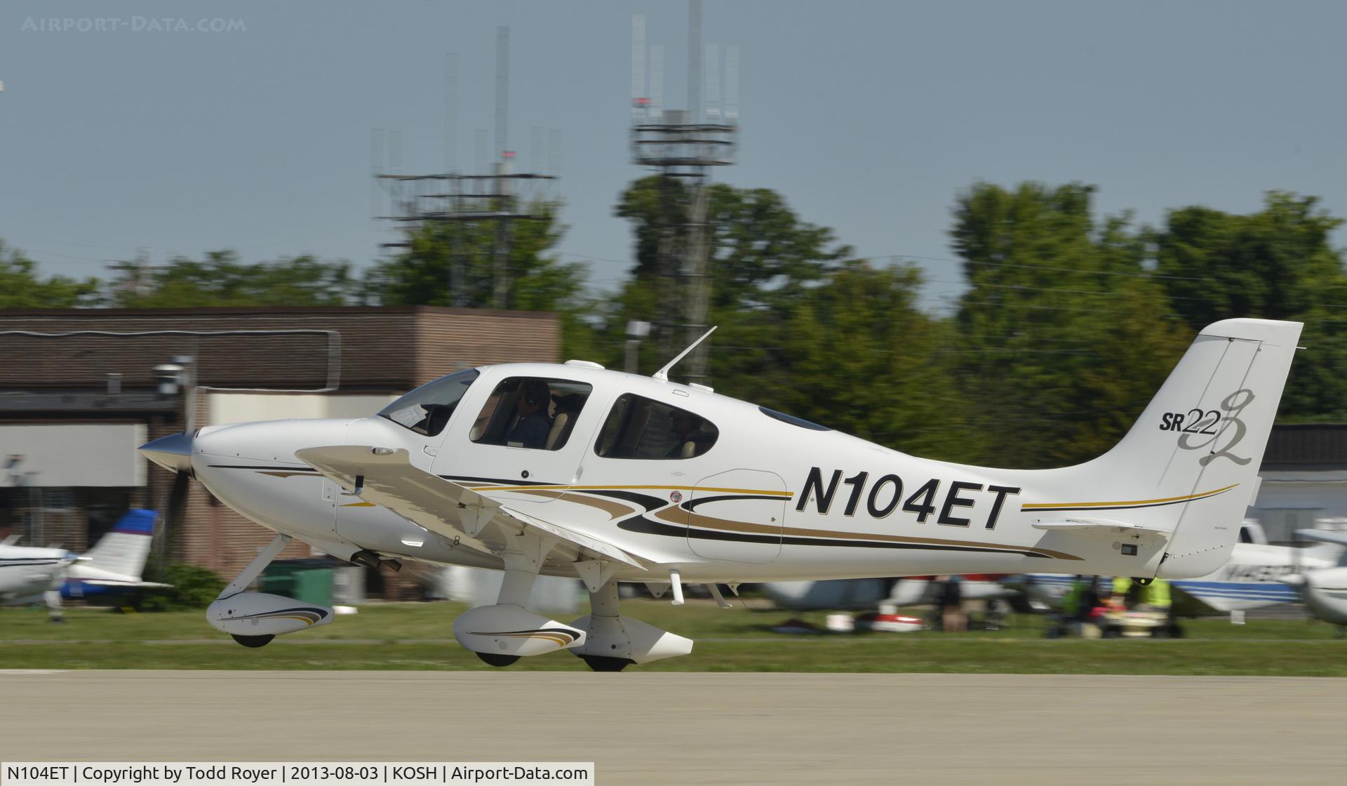 N104ET, 2004 Cirrus SR22 G2 C/N 1024, Airventure 2013