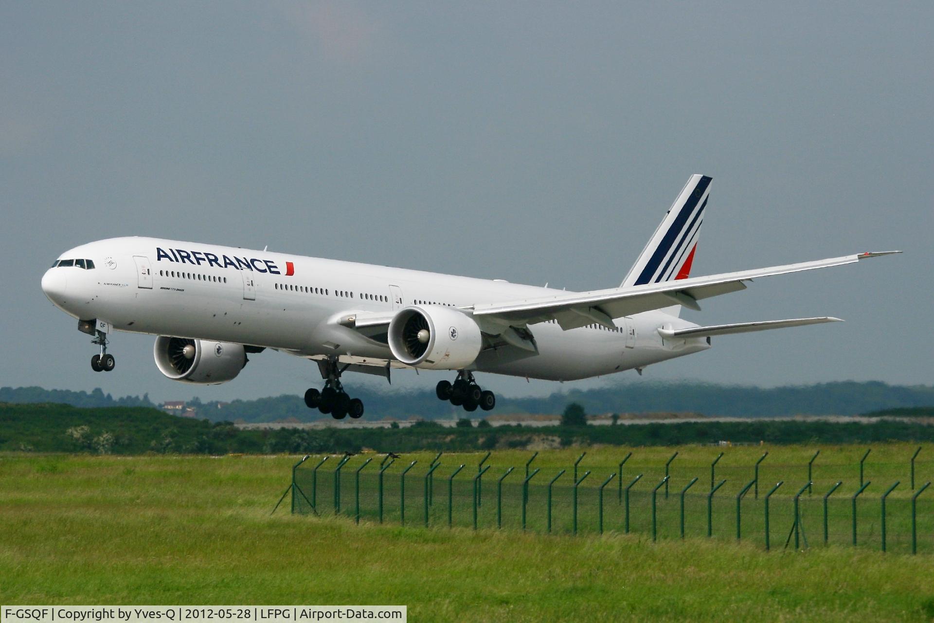 F-GSQF, 2004 Boeing 777-328/ER C/N 32849, Boeing 777-328 (ER), Landing Rwy 26L, Roissy Charles De Gaulle Airport (LFPG-CDG)