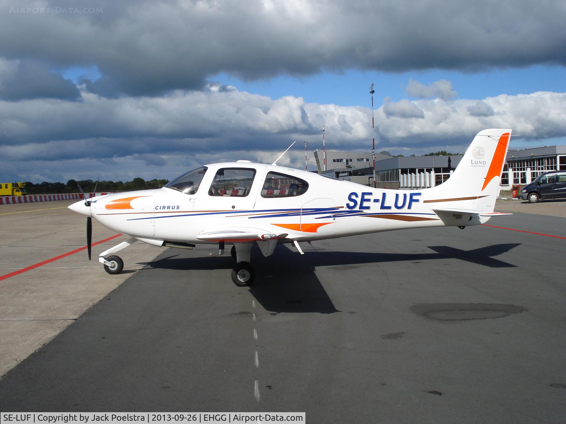 SE-LUF, Cirrus SR20 C/N 1482, Cirrus SR20 of the Lund University at Groningen airport