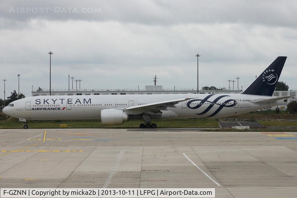 F-GZNN, 2012 Boeing 777-328/ER C/N 40376, Taxiing