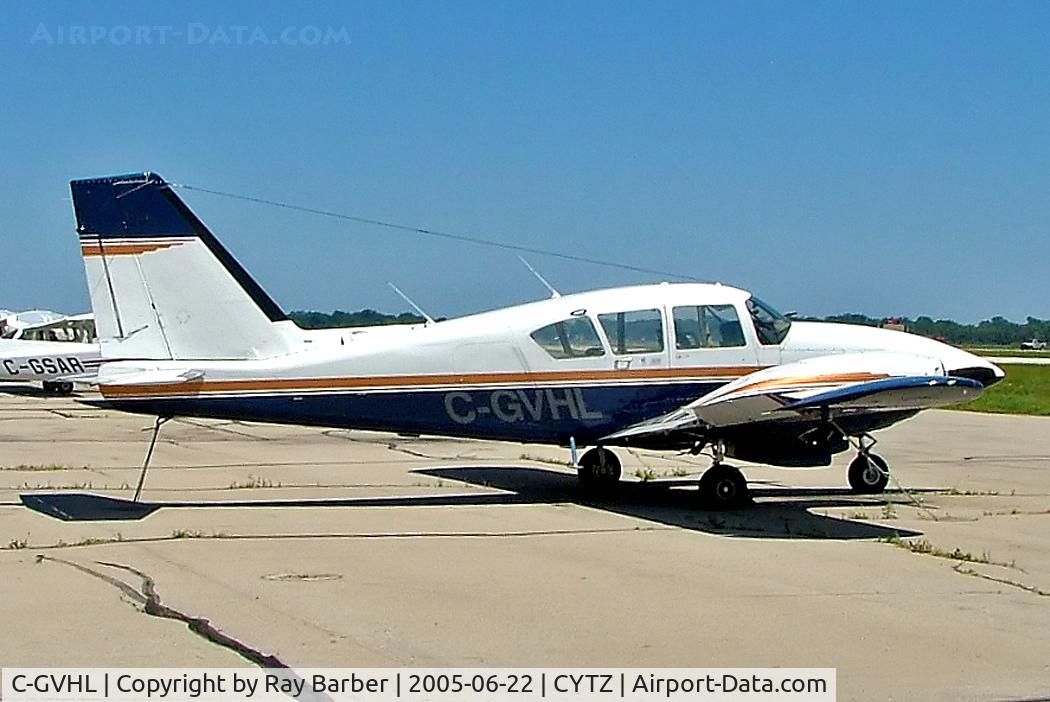 C-GVHL, 1975 Piper PA-23-250 Aztec E C/N 27-7554153, Piper PA-23-250 Aztec E [27-7554153] Toronto-City Centre Airport~C 22/06/2005