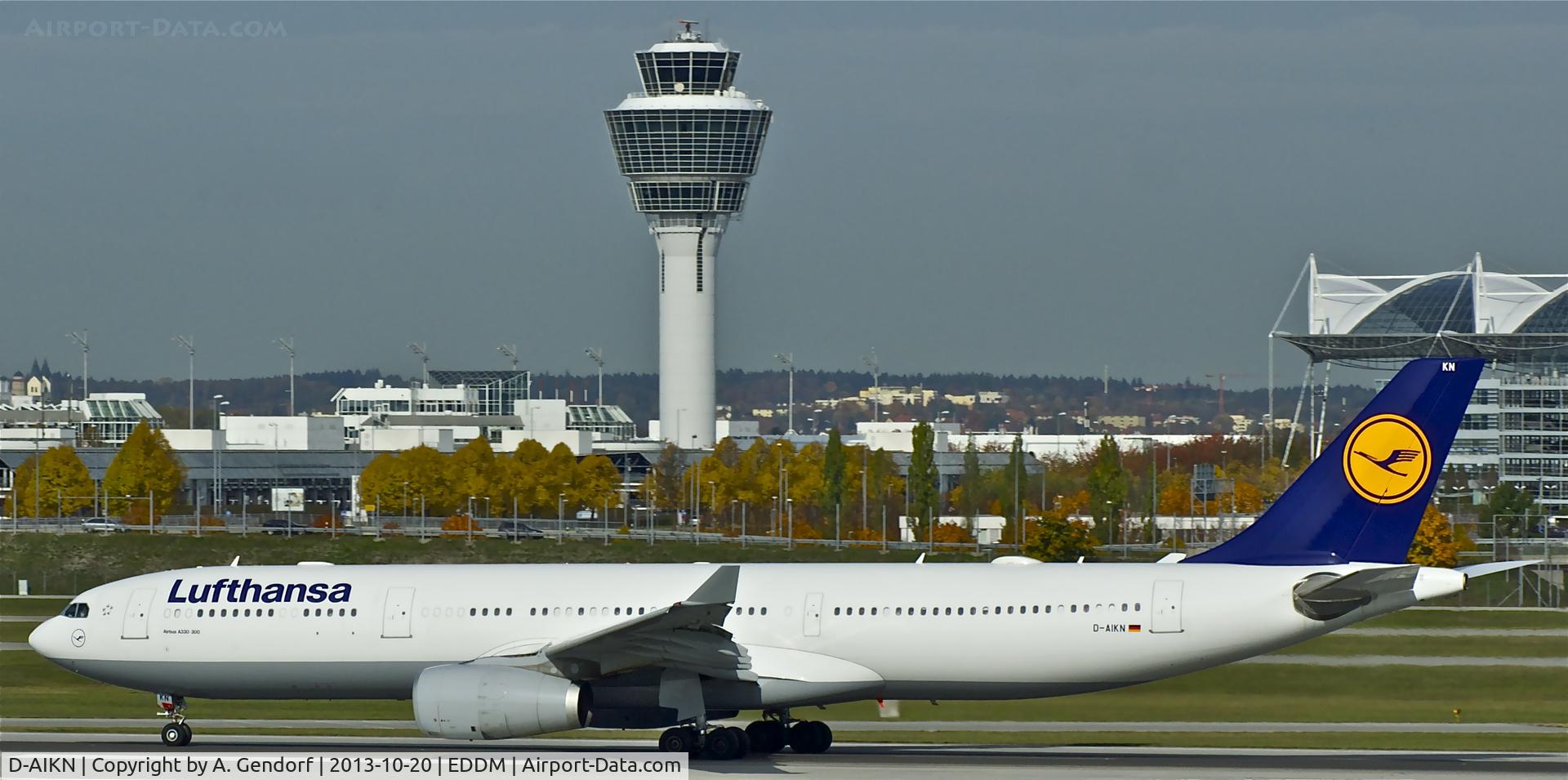 D-AIKN, 2008 Airbus A330-343X C/N 922, Lufthansa, is speeding up at München(EDDM), with the tower in the background