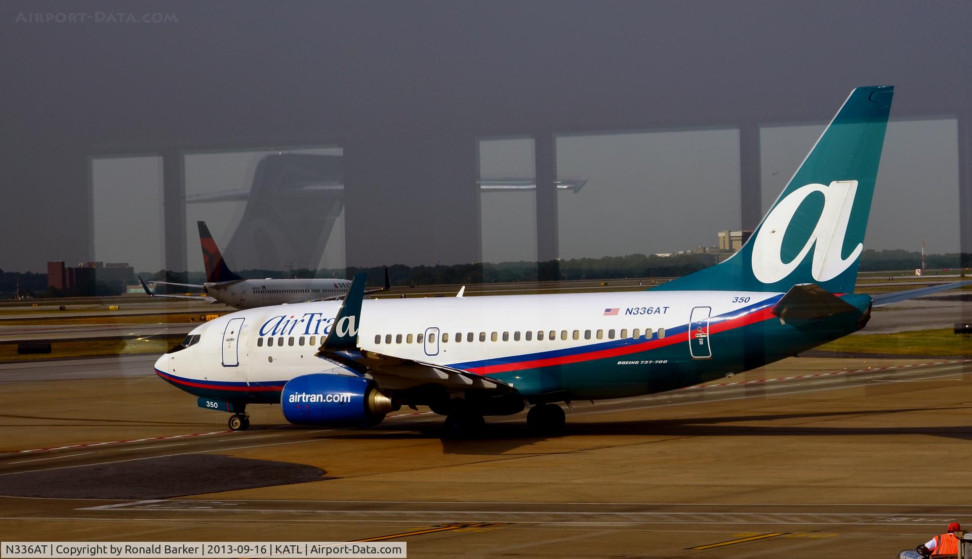 N336AT, 2008 Boeing 737-7BD C/N 36716, Taxi Atlanta