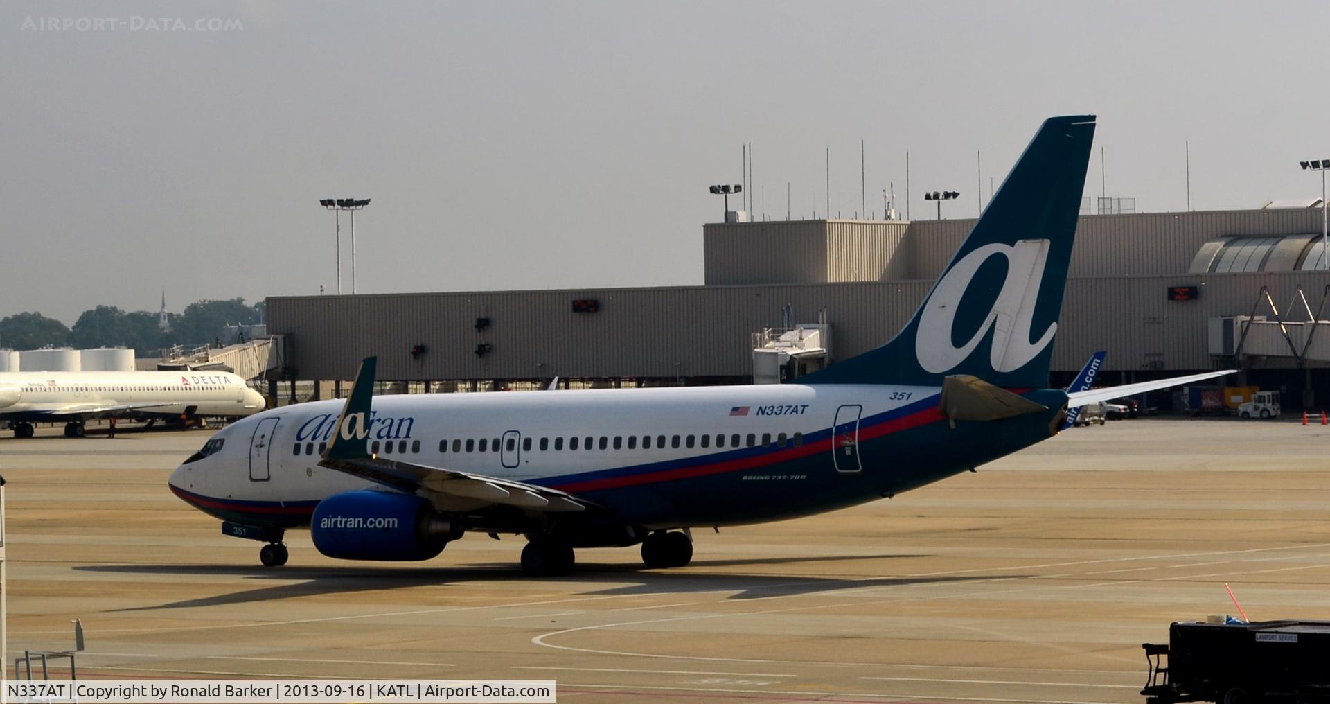 N337AT, 2008 Boeing 737-7BD C/N 36717, Taxi Atlanta