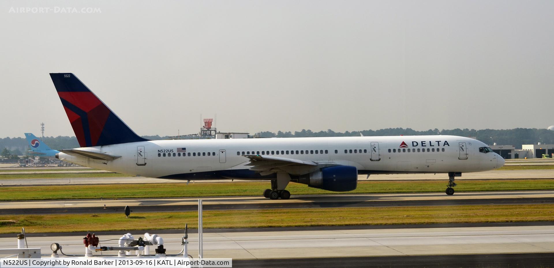 N522US, 1987 Boeing 757-251 C/N 23616, Taxi Atlanta