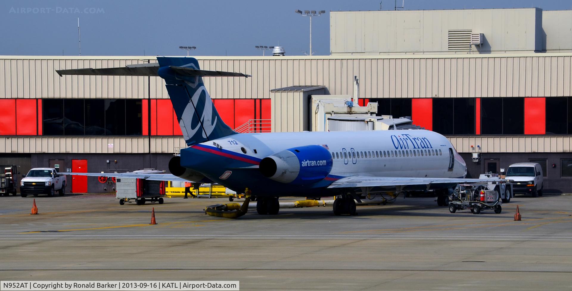 N952AT, 2000 Boeing 717-200 C/N 55014, Atlanta