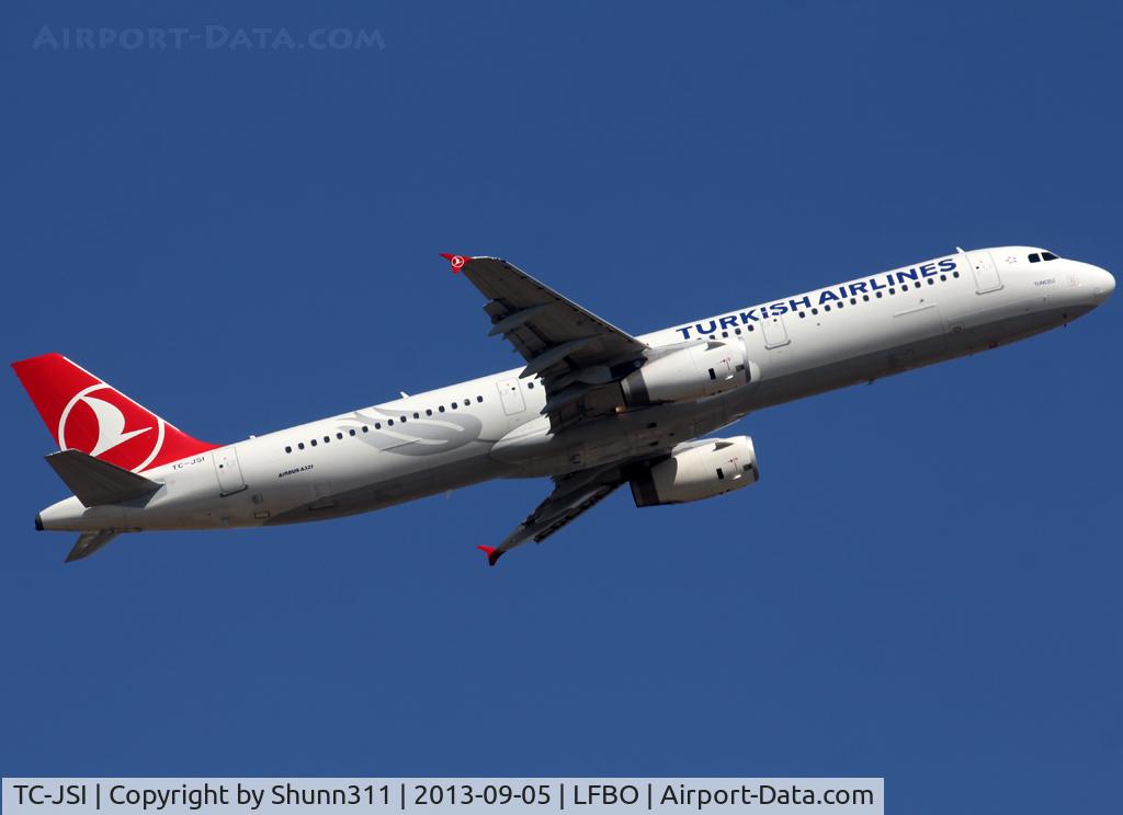TC-JSI, 2013 Airbus A321-231 C/N 5584, Climbing after take off rwy 14L