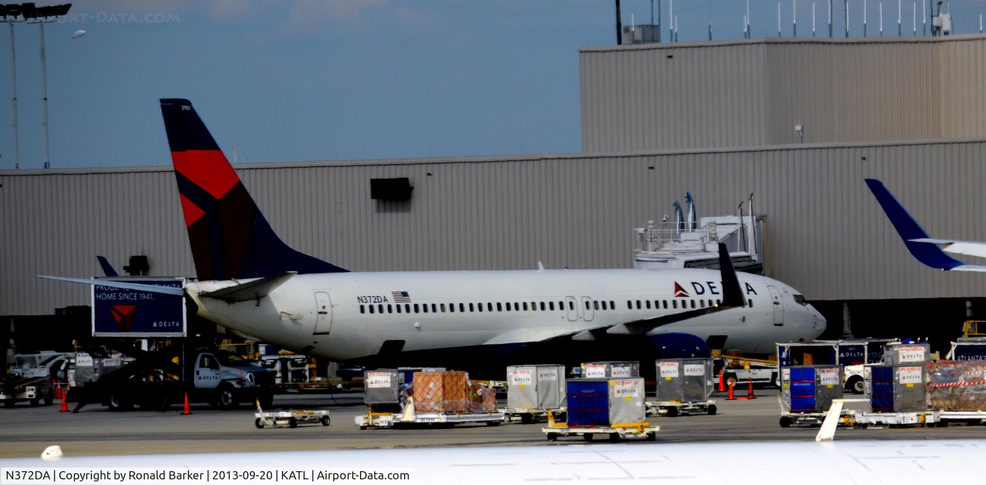 N372DA, 1998 Boeing 737-832 C/N 29620, Atlanta