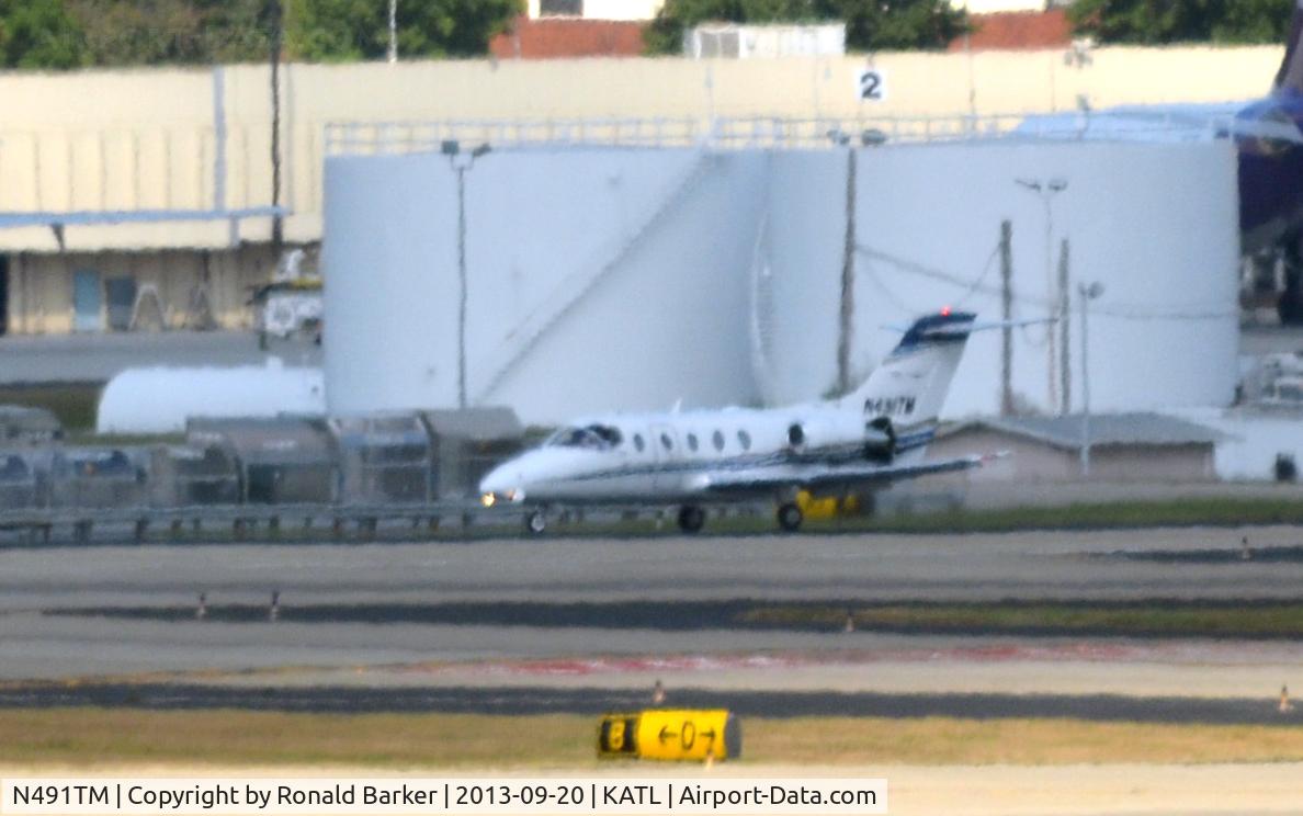N491TM, 2008 Hawker Beechcraft 400A Beechjet C/N RK-564, Landing Atlanta