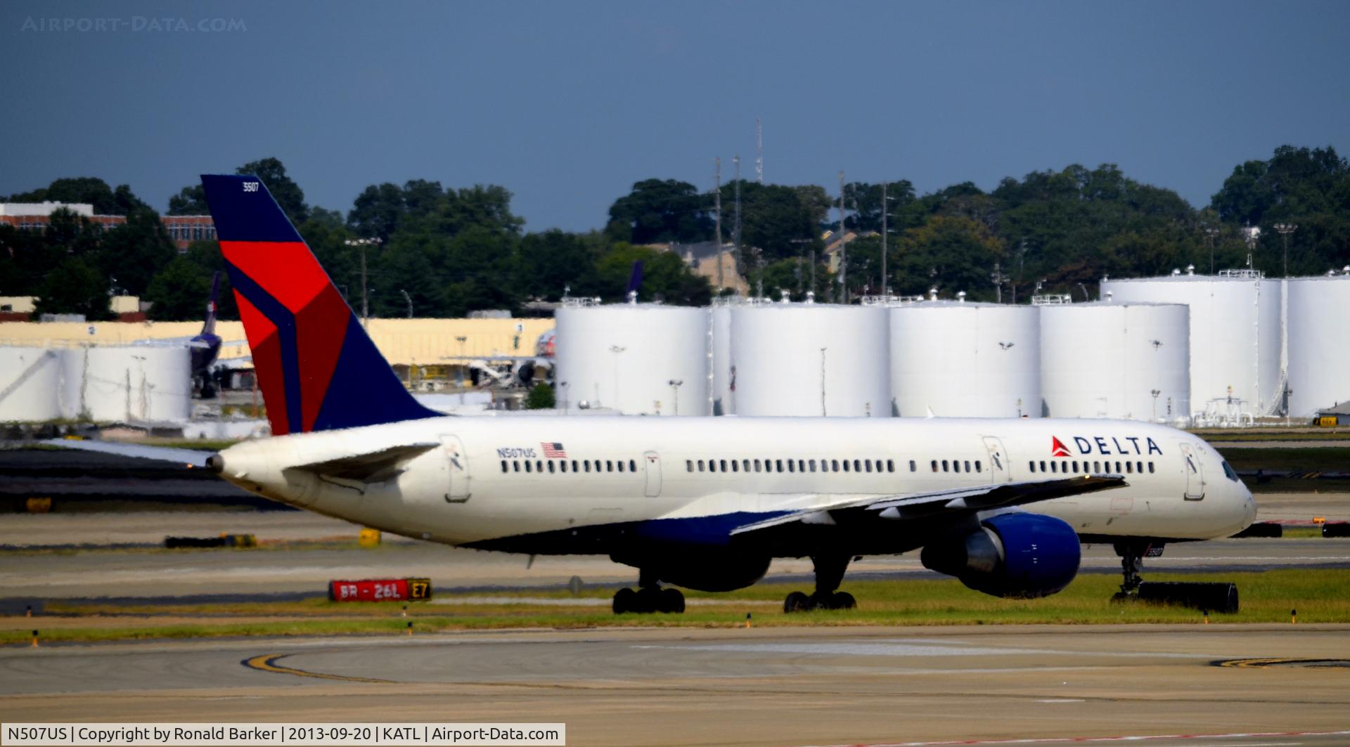 N507US, 1985 Boeing 757-251 C/N 23196, Taxi Atlanta