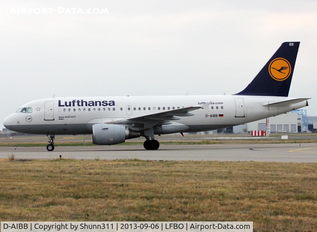 D-AIBB, 2010 Airbus A319-112 C/N 4182, Taxiing to the Terminal...