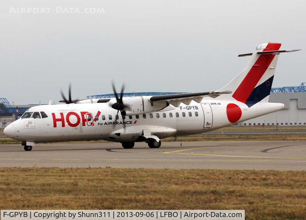 F-GPYB, 1996 ATR 42-500 C/N 480, Taxiing to the Terminal...