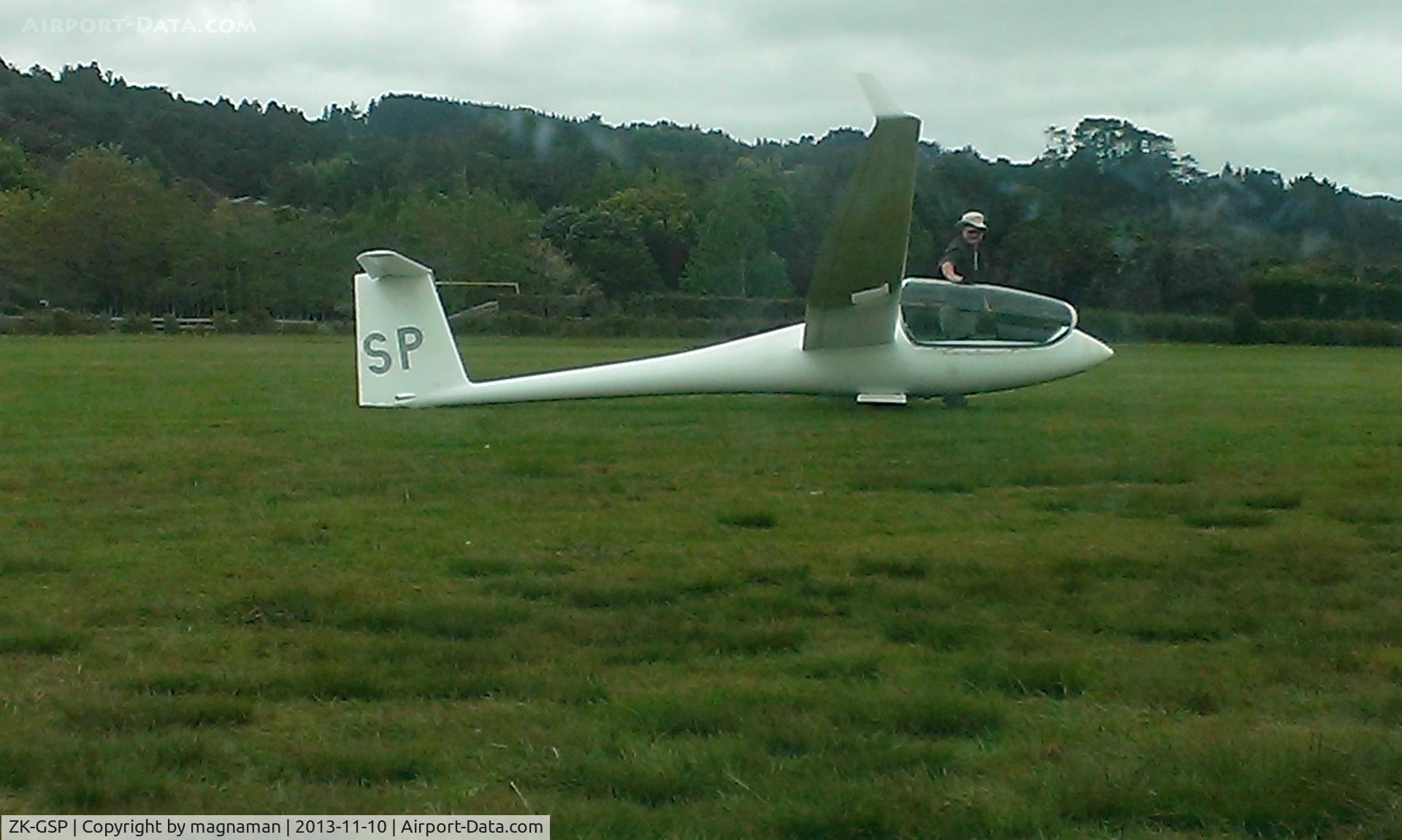 ZK-GSP, Schempp-Hirth Ventus bT C/N 58, Just landed at drury
