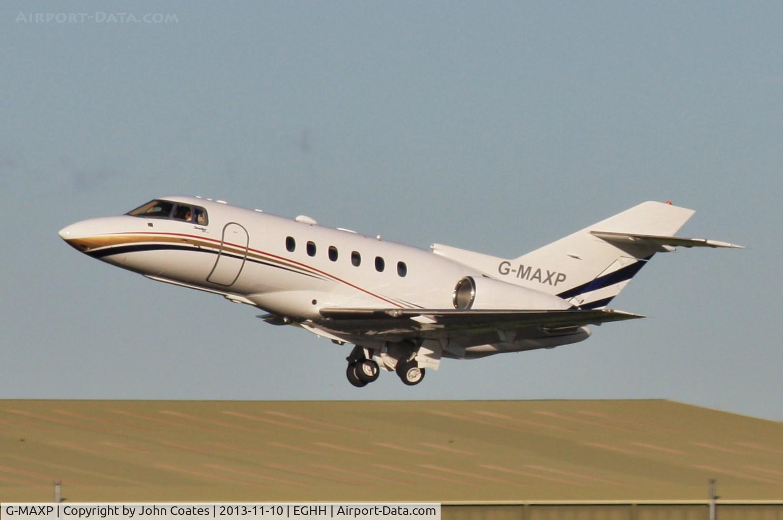 G-MAXP, 2000 Raytheon Hawker 800XP C/N 258477, ex G-CGHY departing