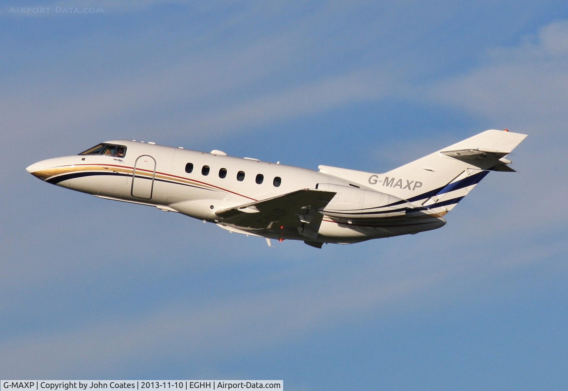 G-MAXP, 2000 Raytheon Hawker 800XP C/N 258477, Departing from JETS