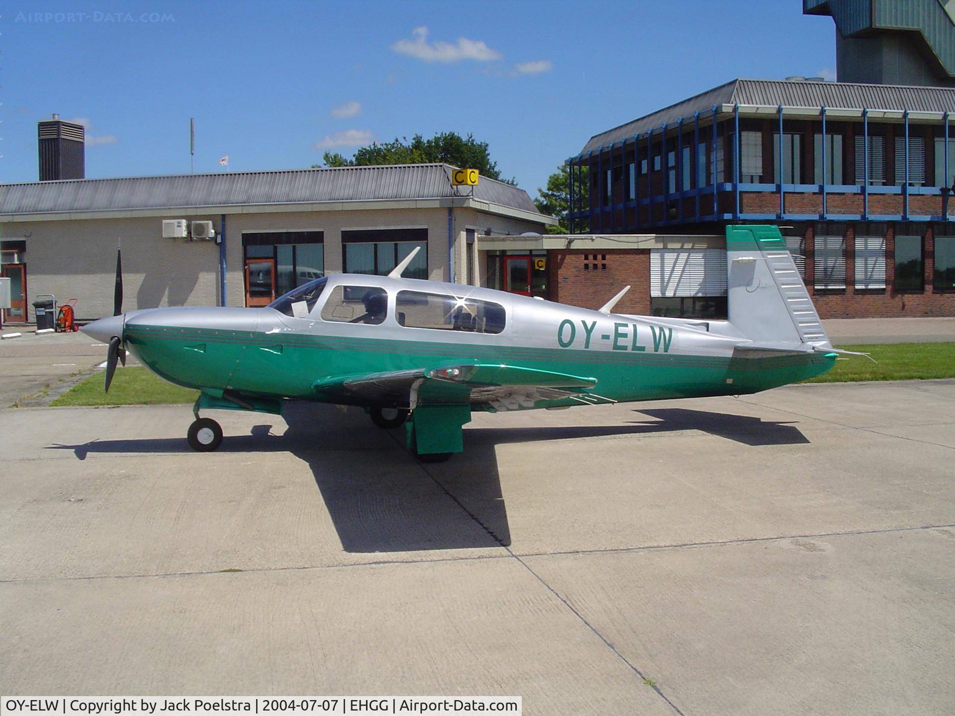 OY-ELW, 1995 Mooney M20R Ovation C/N 29-0045, Mooney M20 at Groningen airport