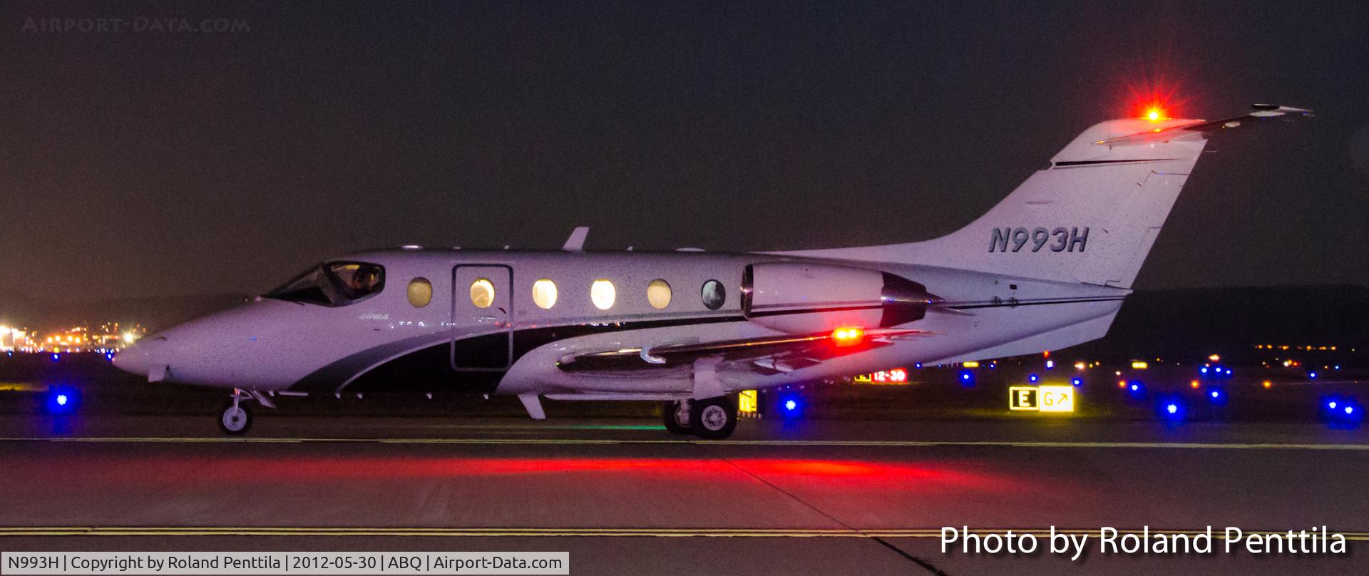 N993H, 1999 Raytheon Aircraft Company 400A C/N RK-241, 993H awaits clearance at Albuquerque's Sunport