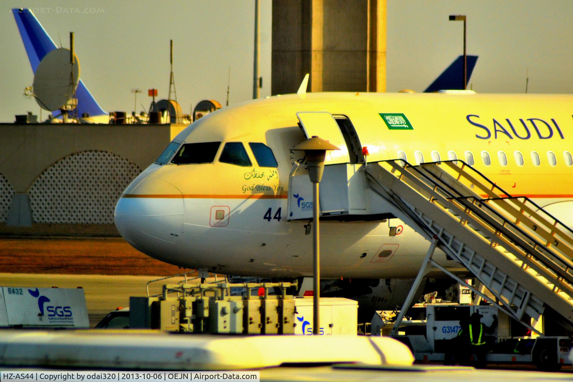 HZ-AS44, 2010 Airbus A320-214 C/N 4564, Saudi Airlines A320 , At Jeddah airport