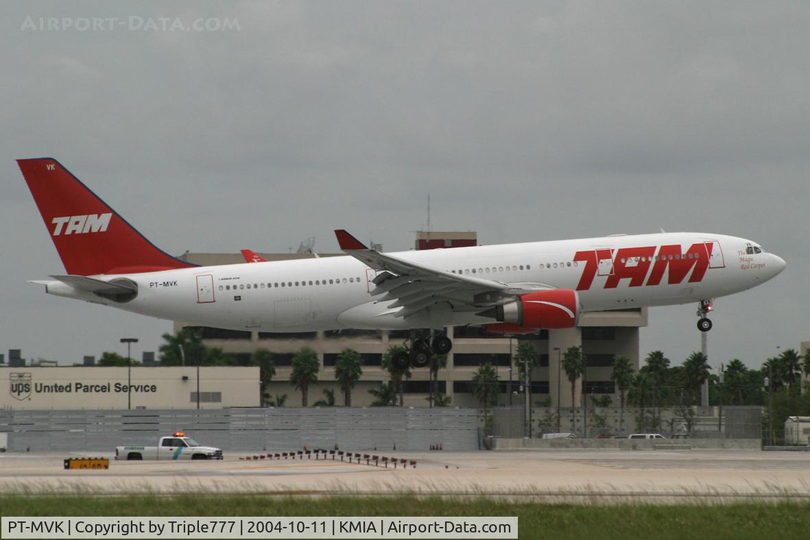 PT-MVK, 2002 Airbus A330-203 C/N 486, TAM