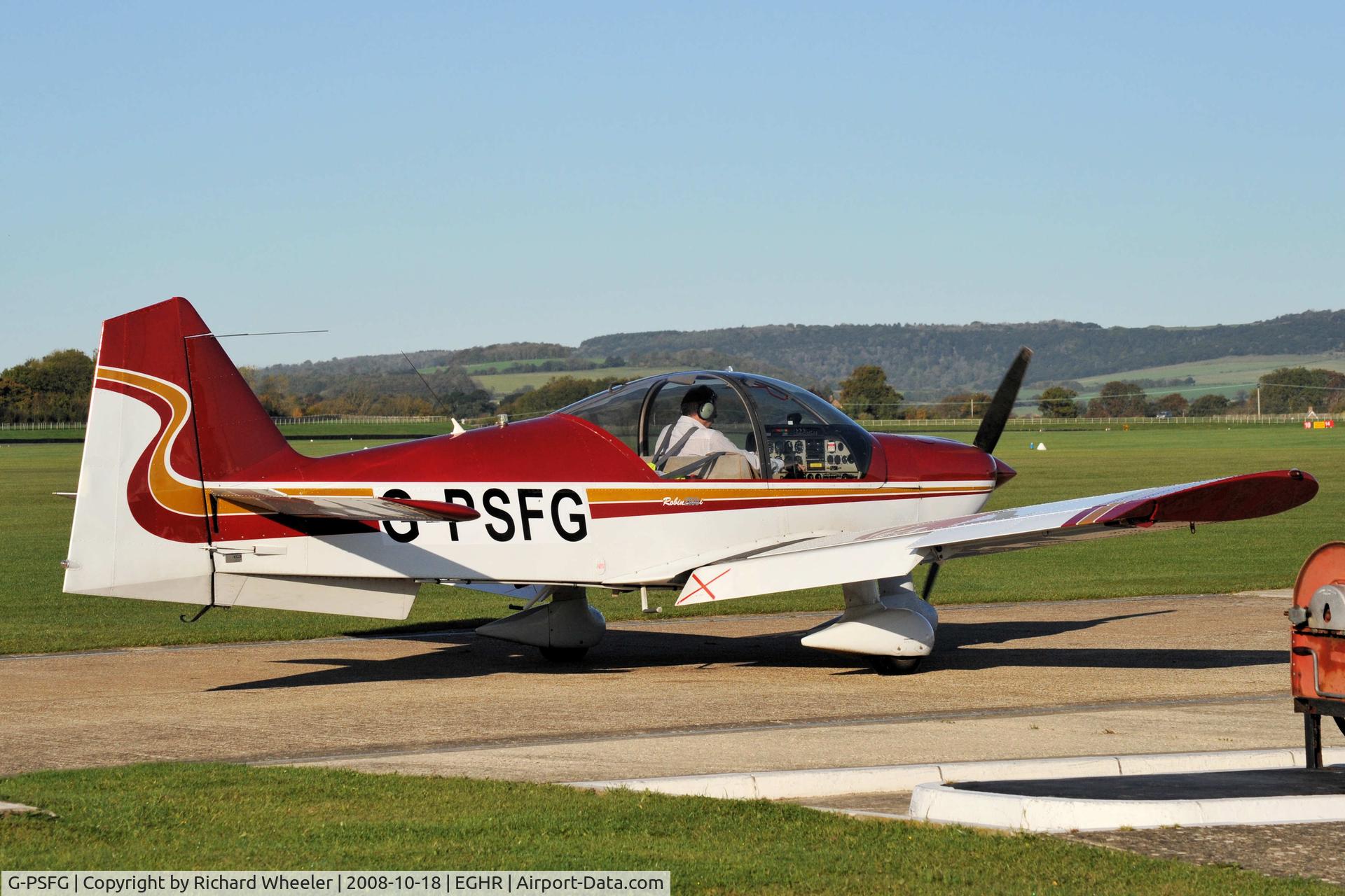 G-PSFG, 1999 Robin R-2160i Alpha Sport Alpha Sport C/N 337, Tony Melhuish at the pumps shutting down.