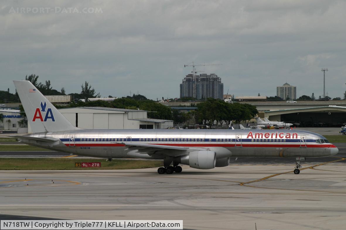 N718TW, 1999 Boeing 757-231 C/N 28486, American Airlines