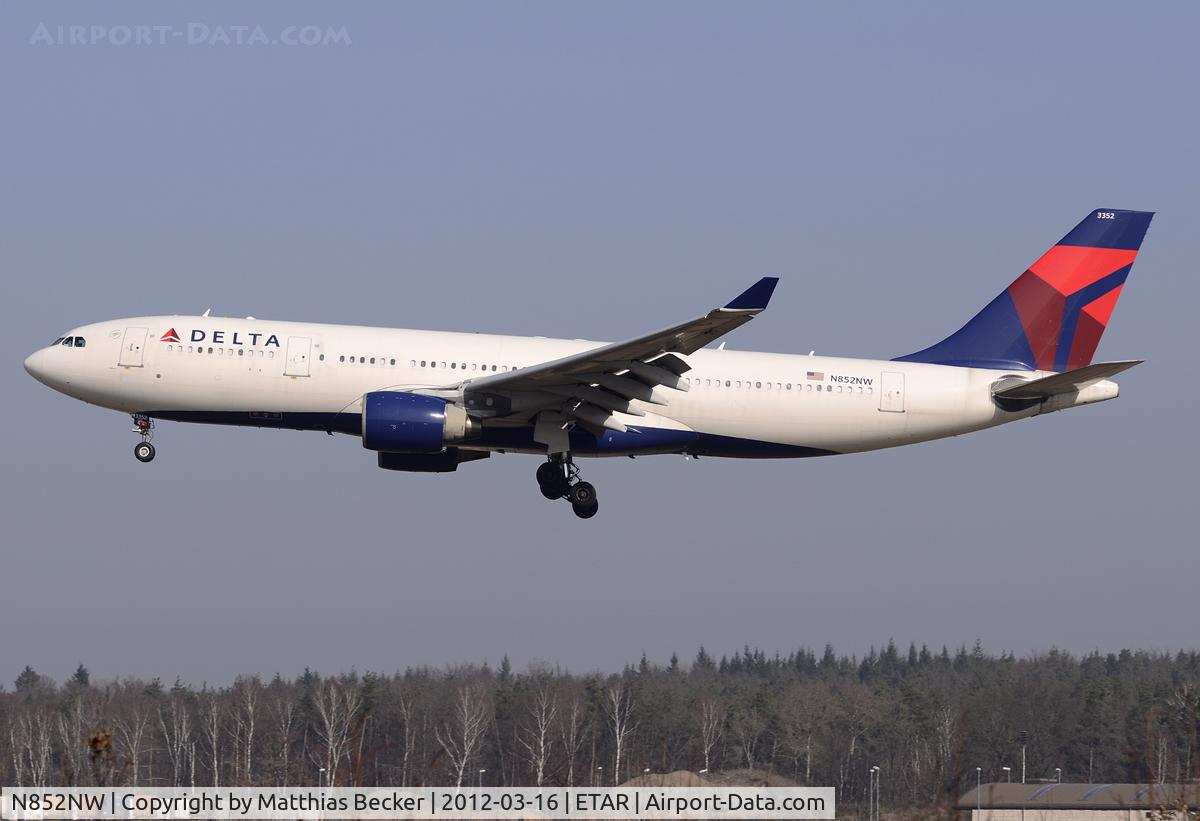 N852NW, 2004 Airbus A330-223 C/N 0614, N852NW