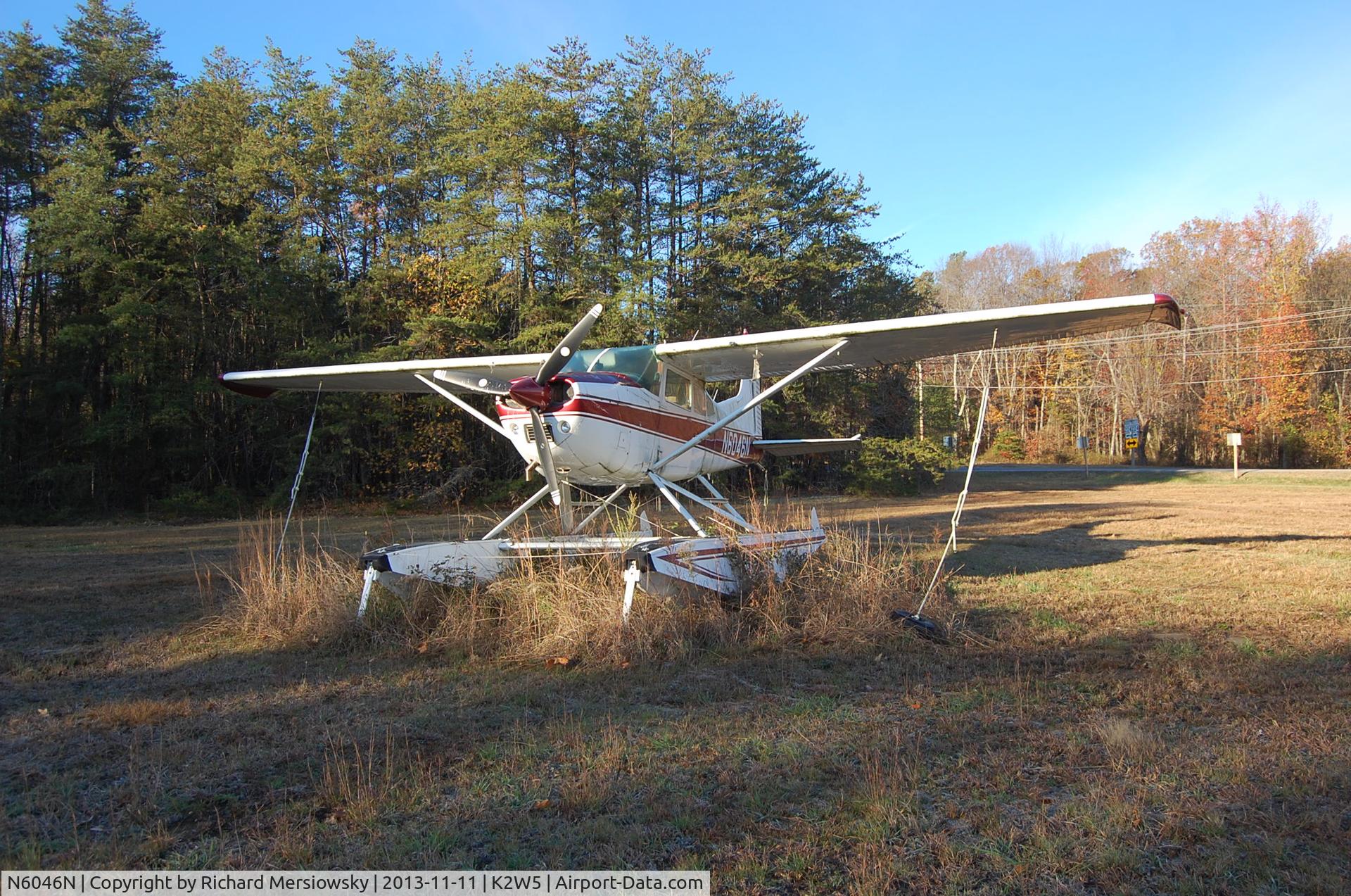 N6046N, 1981 Cessna A185F Skywagon 185 C/N 18504300, Another angle of N6046N.