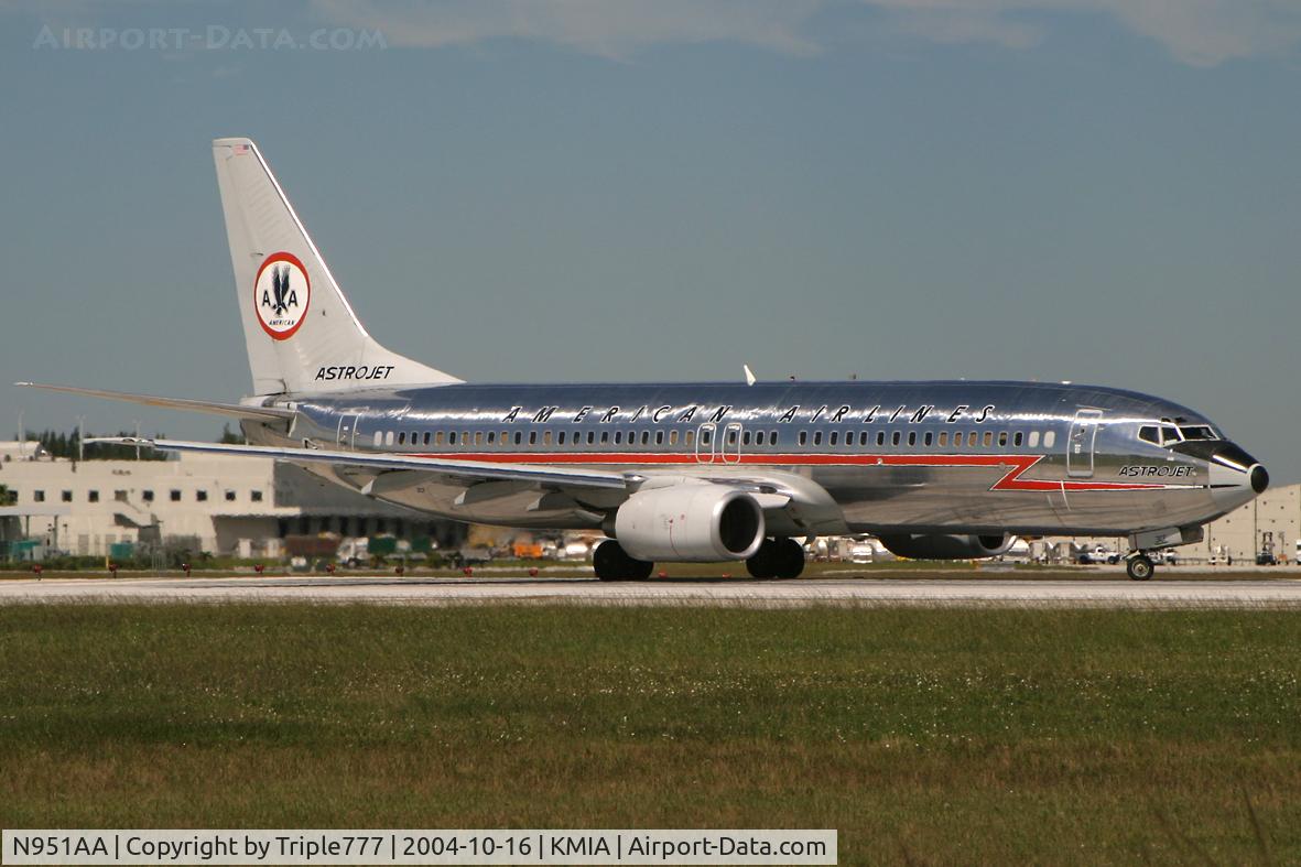 N951AA, 2000 Boeing 737-823 C/N 29538, American Airlines Astrojet