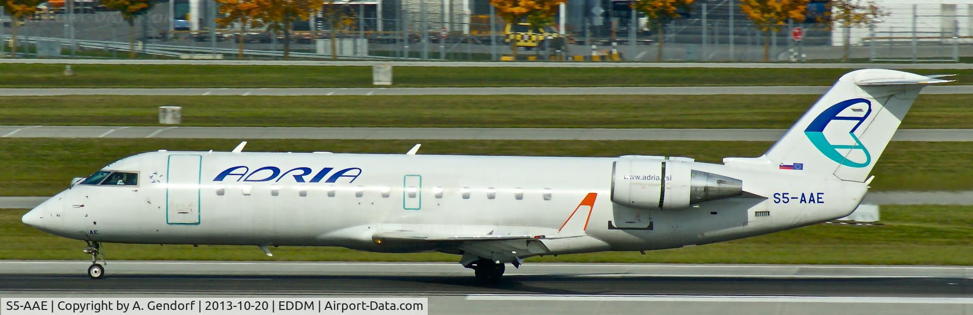 S5-AAE, 1998 Canadair CRJ-200LR (CL-600-2B19) C/N 7170, Adria Airways, is here on RWY 26L at München(EDDM)