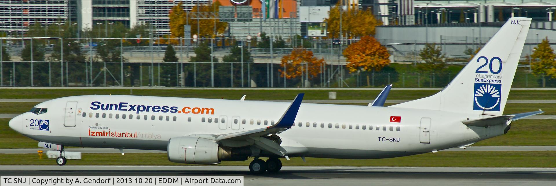 TC-SNJ, 2005 Boeing 737-86J C/N 30827, Sun Express (20 Years spez. titel), is here landing at München(EDDM)