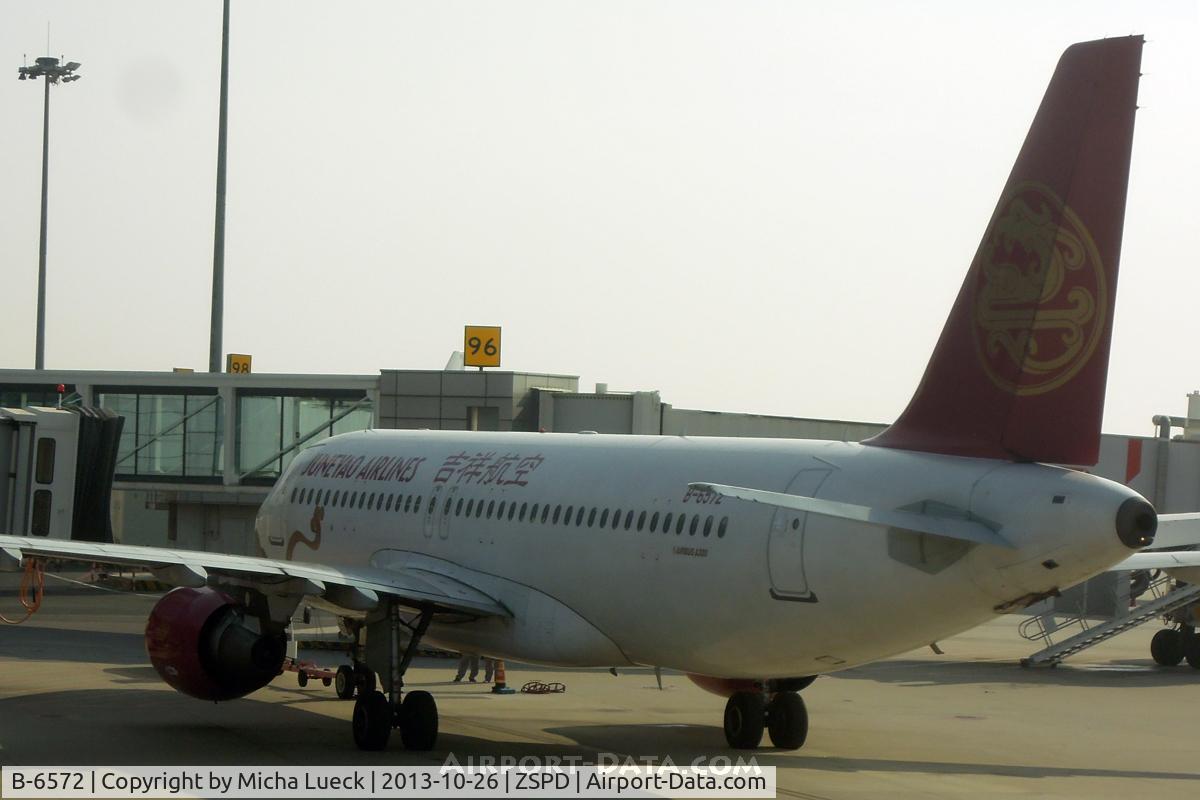 B-6572, 2009 Airbus A320-214 C/N 3967, At Shanghai Pu Dong