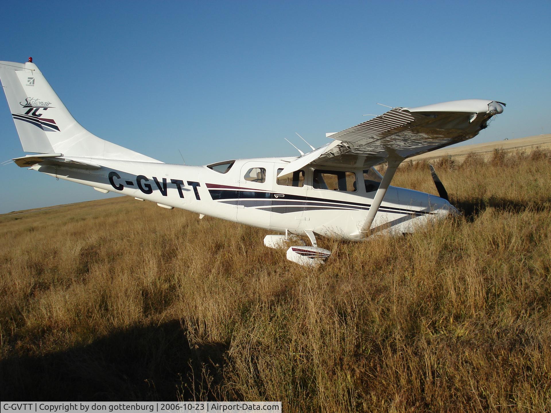 C-GVTT, 2000 Cessna T206H Turbo Stationair C/N T20608239, crash in vulcan