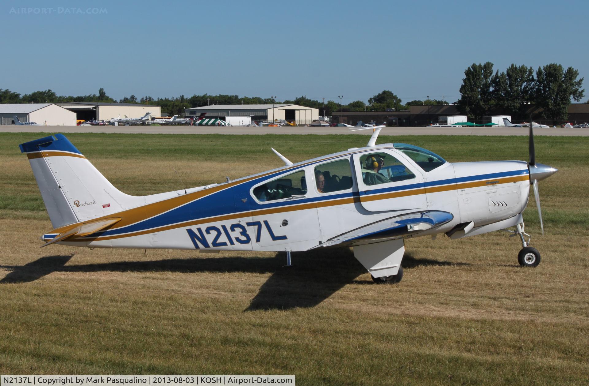 N2137L, 1976 Beech F33A Bonanza C/N CE-662, Beech F33A