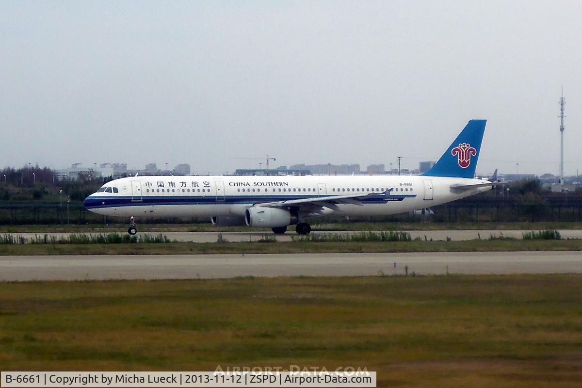 B-6661, 2010 Airbus A321-231 C/N 4341, At Pu Dong
