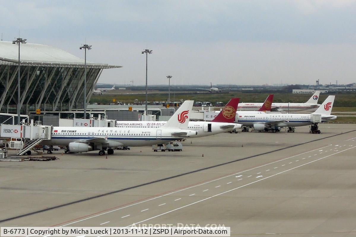 B-6773, 2011 Airbus A320-232 C/N 4775, At Pu Dong