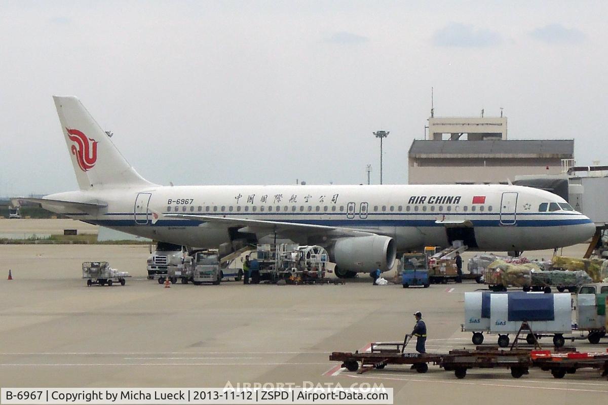 B-6967, 2013 Airbus A320-214 C/N 5419, At Pu Dong
