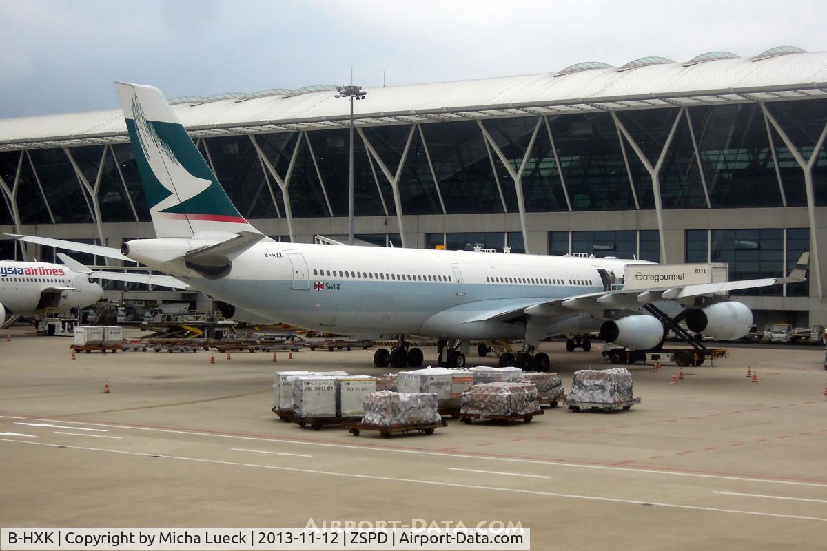 B-HXK, Airbus A340-313 C/N 228, At Pu Dong