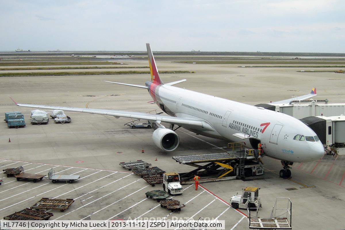 HL7746, 2006 Airbus A330-323X C/N 772, At Pu Dong