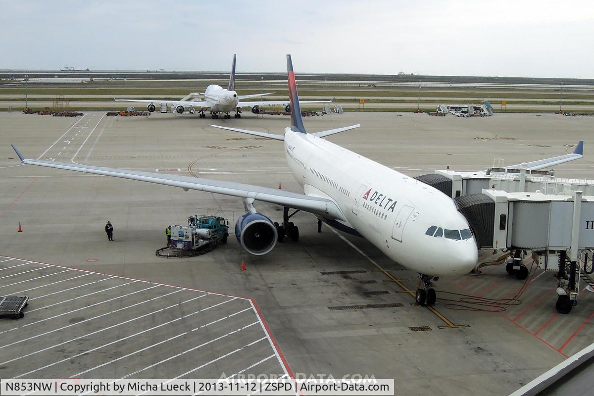 N853NW, 2004 Airbus A330-223 C/N 0618, At Pu Dong