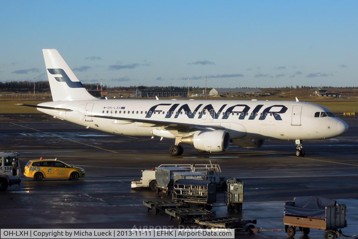 OH-LXH, 2002 Airbus A320-214 C/N 1913, At Vantaa