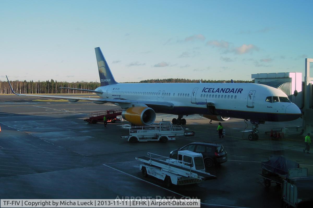 TF-FIV, 2001 Boeing 757-208 C/N 30424, At Vantaa