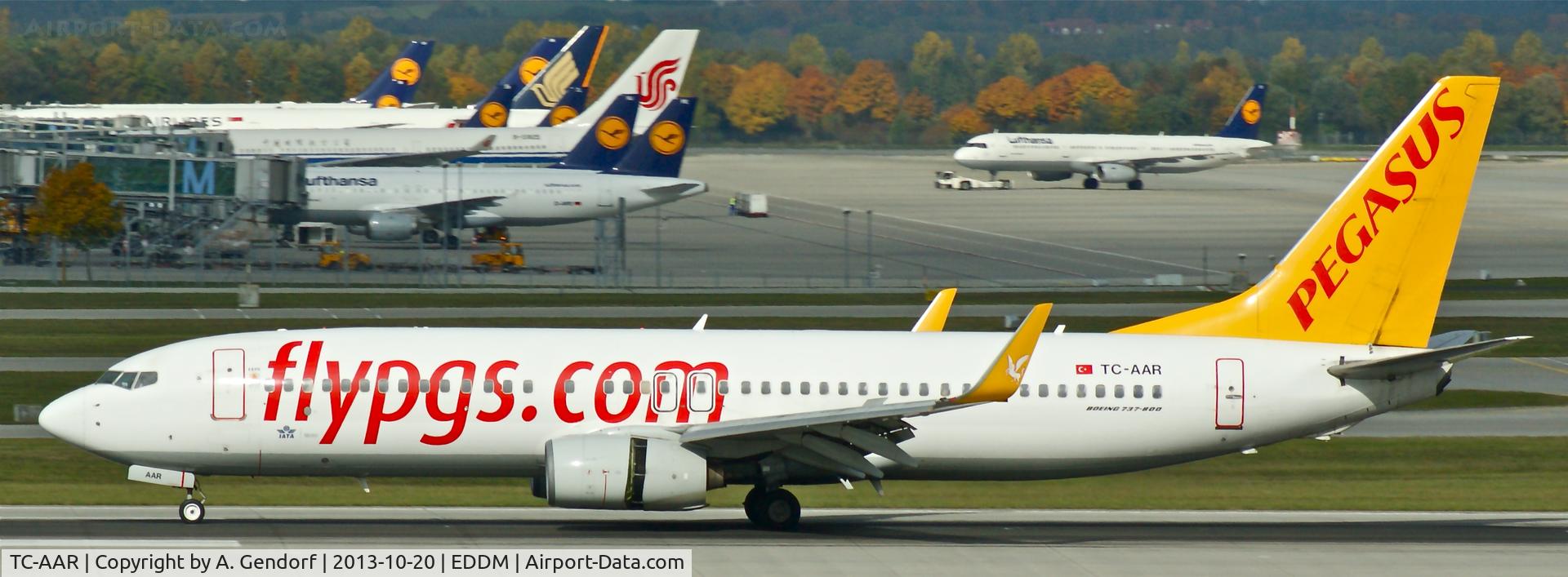 TC-AAR, 2000 Boeing 737-86N C/N 28624, Pegasus Airlines, is here arriving at München(EDDM)