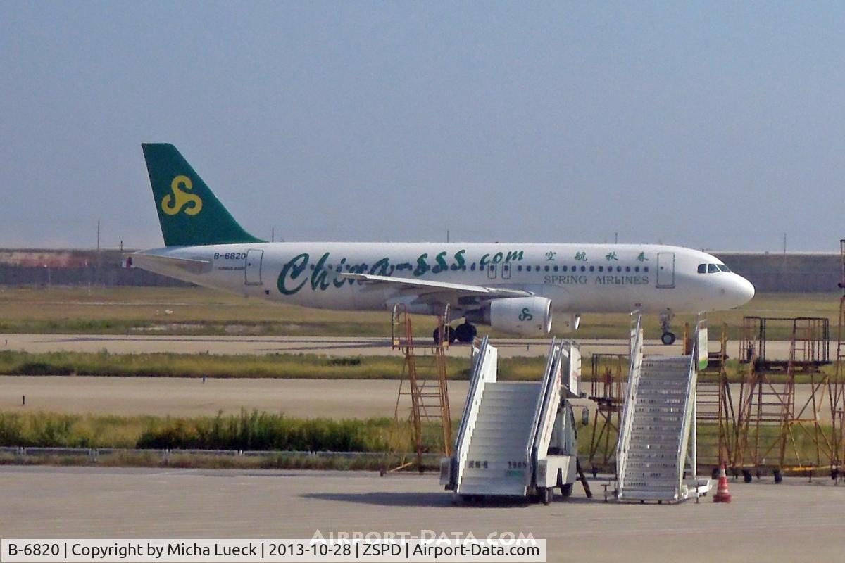 B-6820, 2011 Airbus A320-214 C/N 4738, At Pu Dong