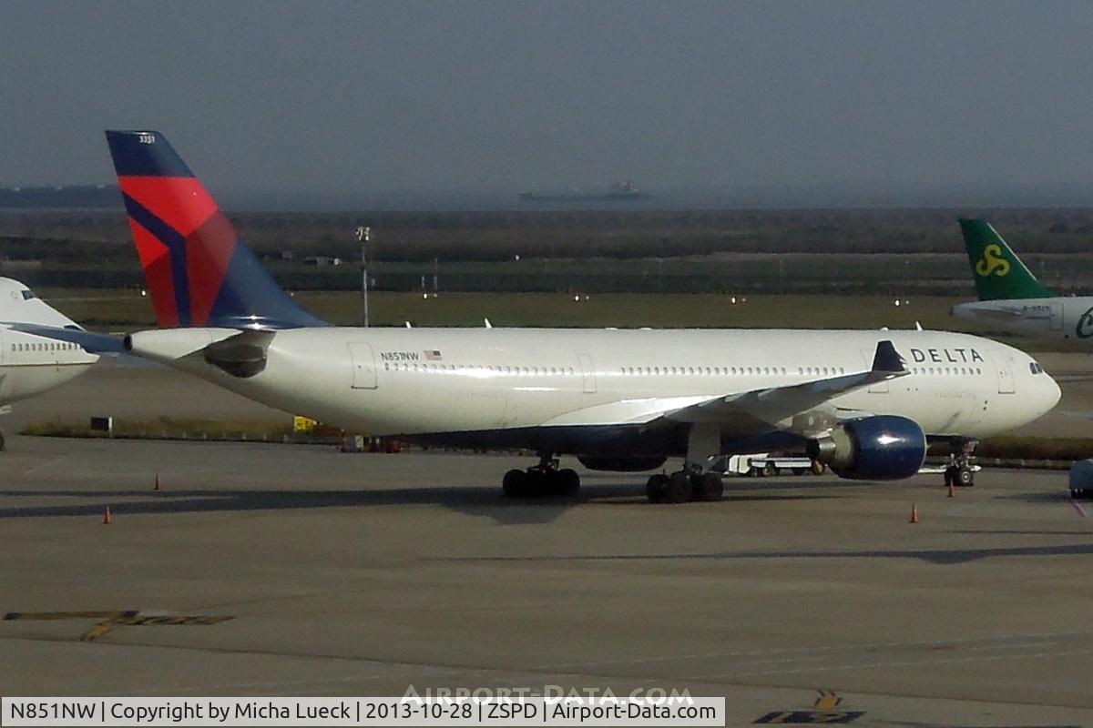 N851NW, 2004 Airbus A330-223 C/N 0609, At Pu Dong