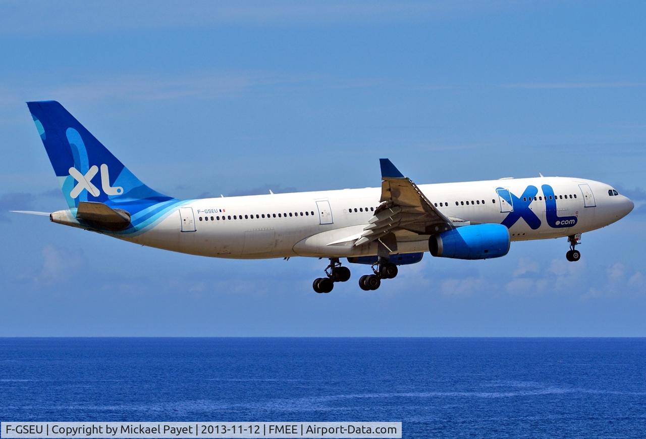 F-GSEU, 2004 Airbus A330-243 C/N 635, Final for runway 12